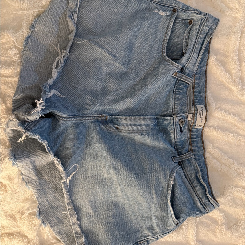 Abercrombie & Fitch curvy mom short